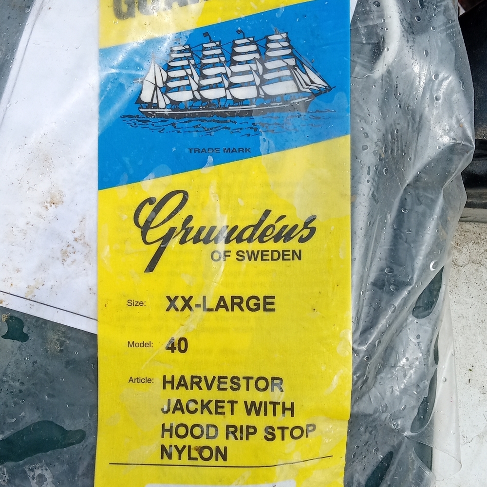Grundens harvester jacket with hood rip stop nylon size XXL and herkules pant xl